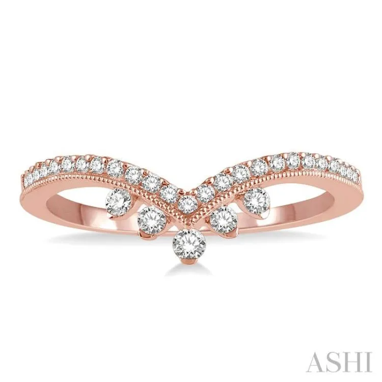1/4 ctw Chevron Shank Round Cut Diamond Band in 14K Rose Gold