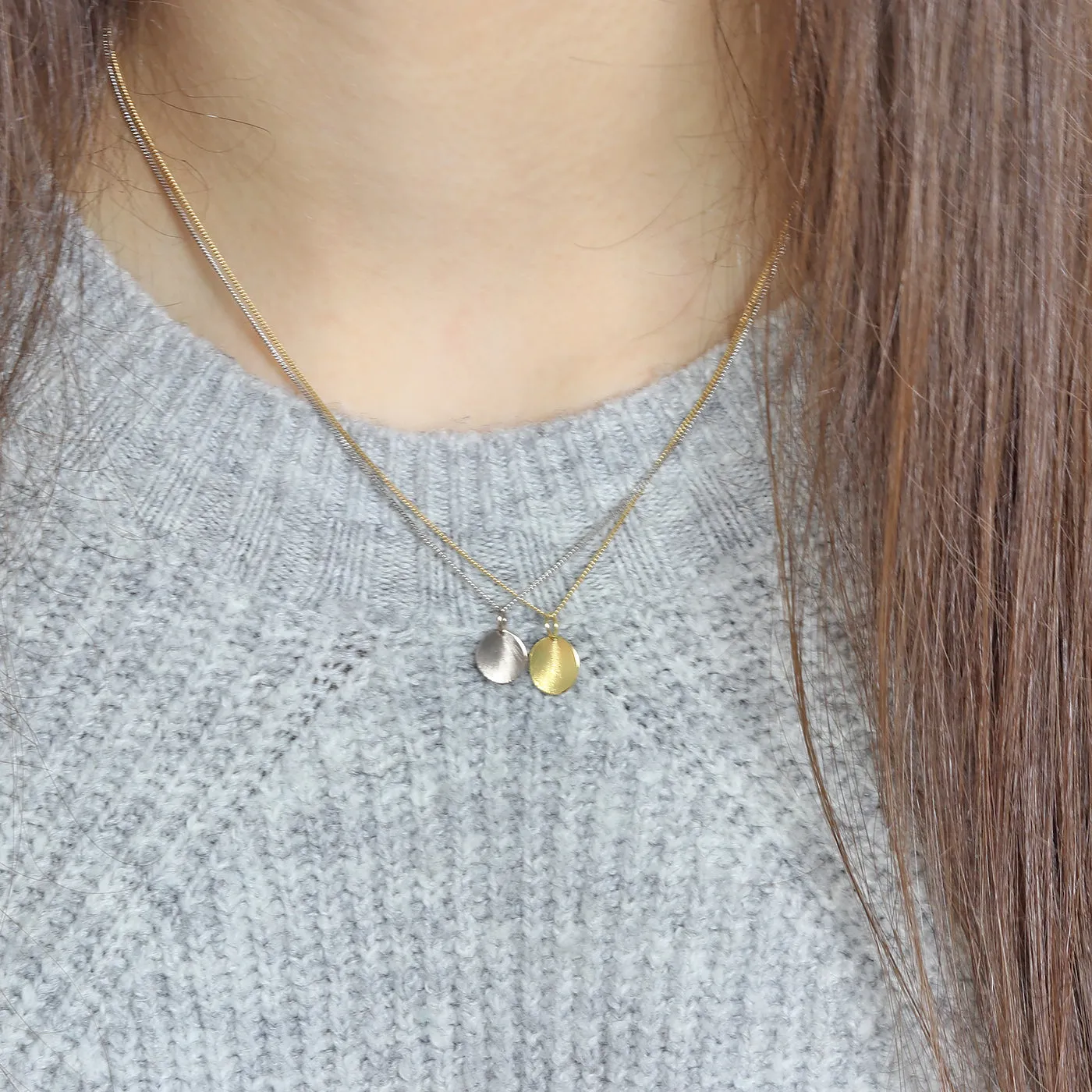 18ct White Gold Petite Flower Petal Pendant & Chain