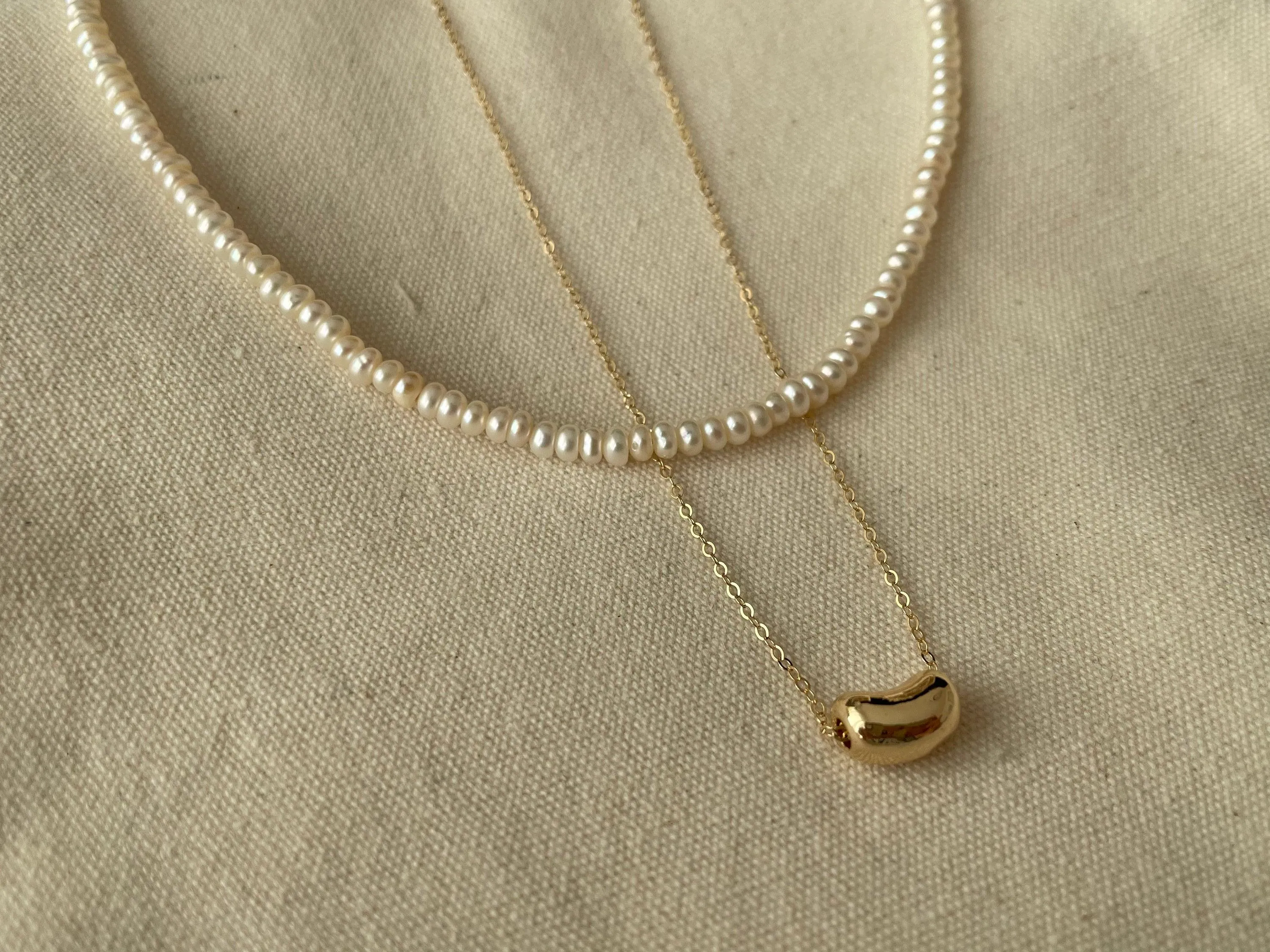 Chic Freshwater Pearl Choker With 14k Gold Filled Necklace With Lucky Bean Pendant