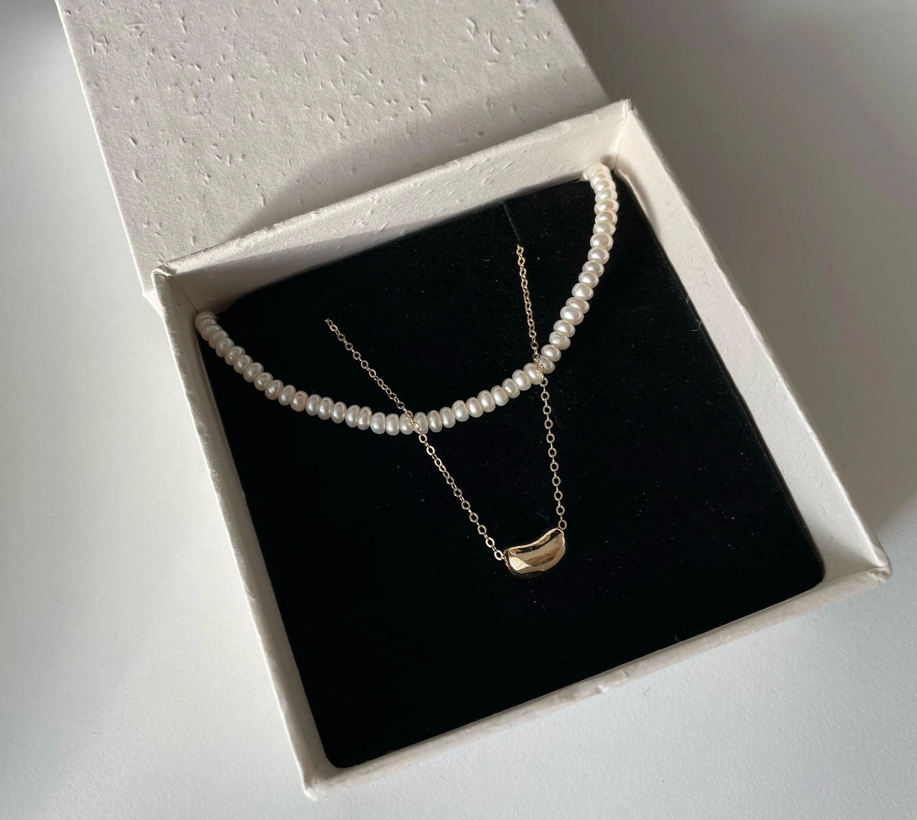 Chic Freshwater Pearl Choker With 14k Gold Filled Necklace With Lucky Bean Pendant