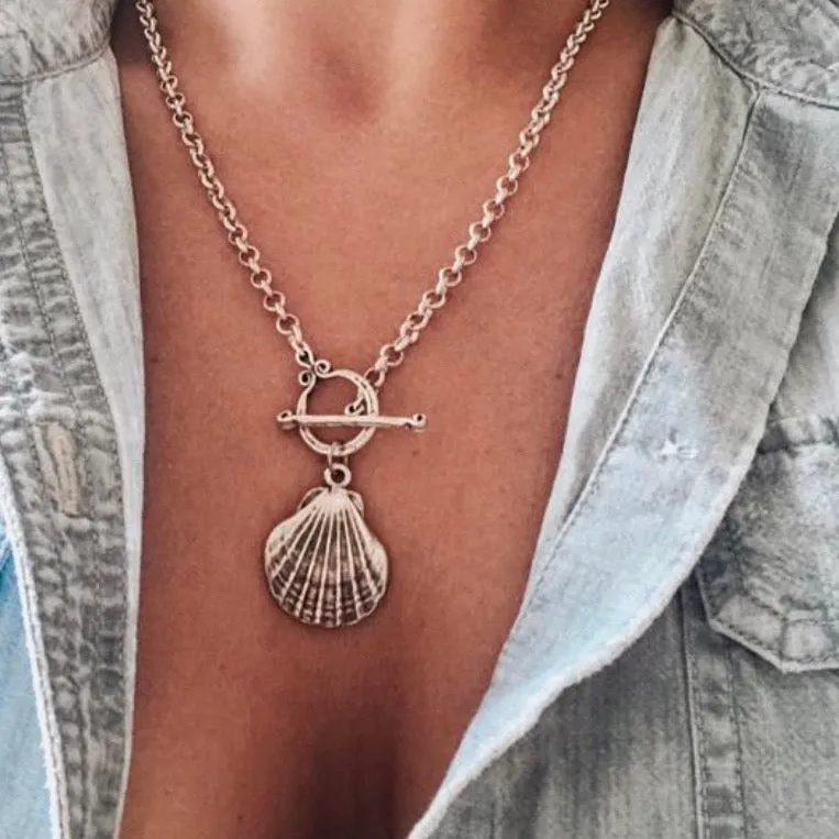 Clam Shell T-Bar Necklace