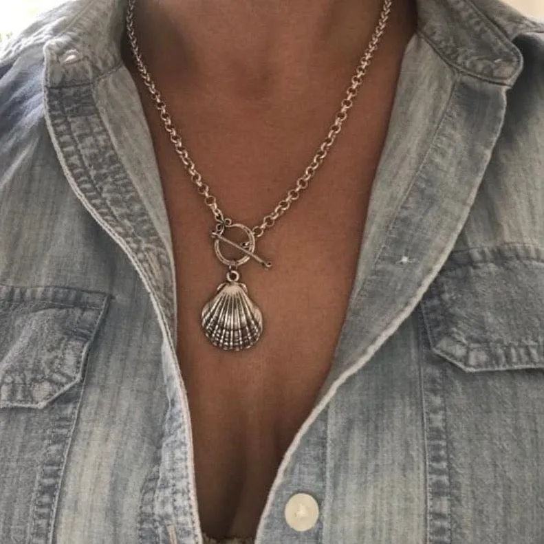 Clam Shell T-Bar Necklace