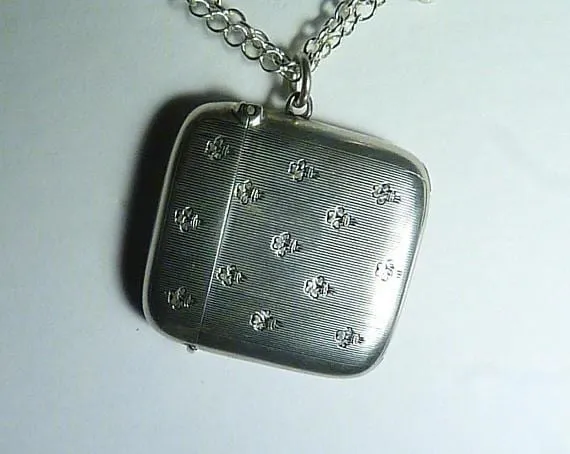 Edwardian Mappin & Webb Sterling Silver Vesta Case Fleur De Lis 1909