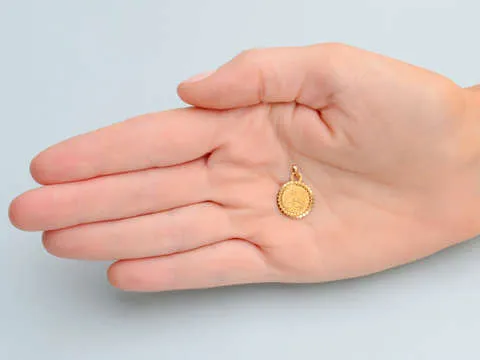 French Libra Zodiac Sign Charm in 18k