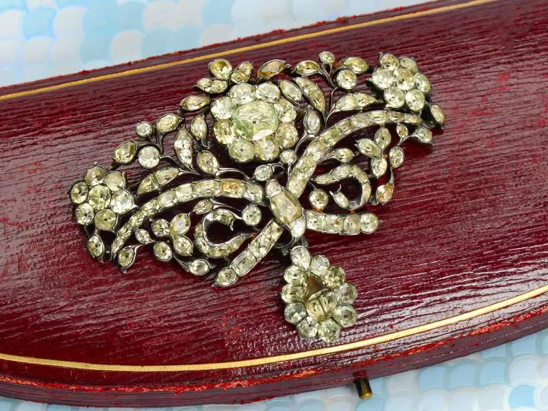 Grandeur - Eighteenth Century Chrysoberyl Pendant