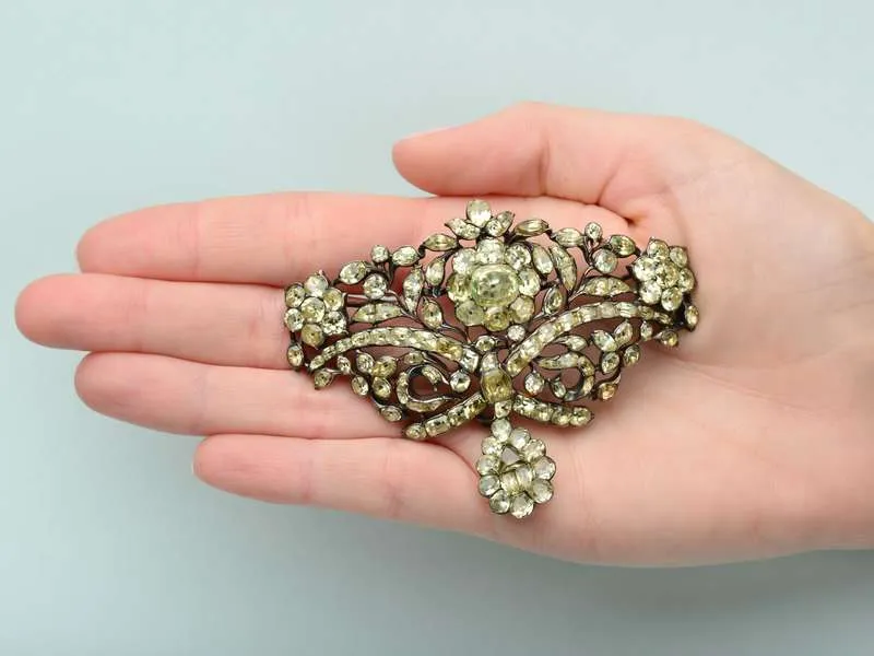 Grandeur - Eighteenth Century Chrysoberyl Pendant