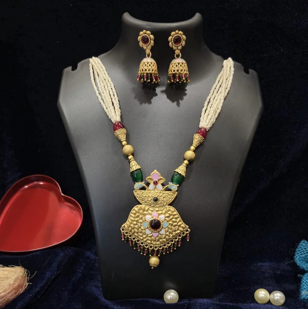 Heritage Inspired Design Premium Pearl Necklace with Jukmkas