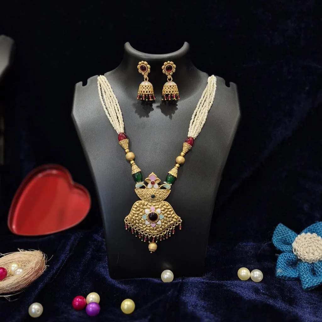 Heritage Inspired Design Premium Pearl Necklace with Jukmkas