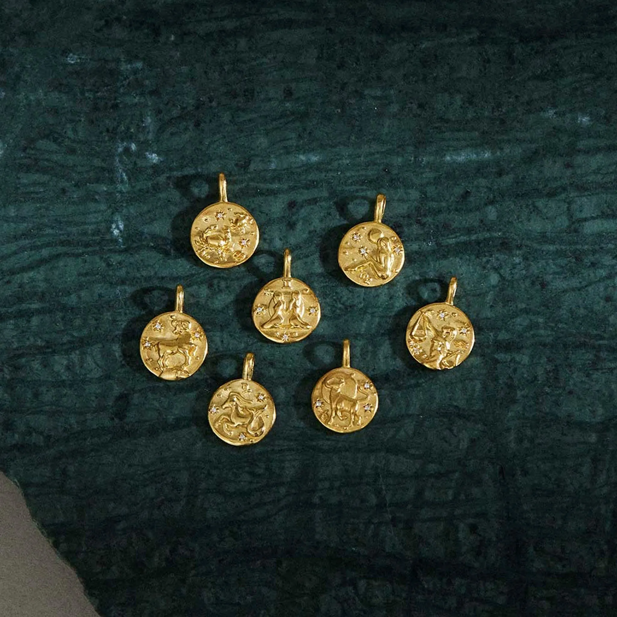 Kirstin Ash Petite Zodiac Charm - Capricorn