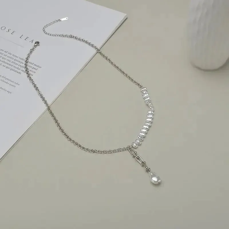 LOVCIA Glamour Fusion French Retro Style Pearl Necklace, Light Luxury Clavicle Chain