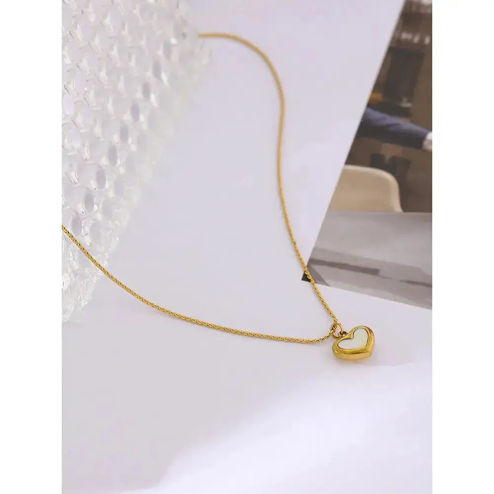 LOVCIA Shell Love Necklace For Women Light Luxury Small And Simple