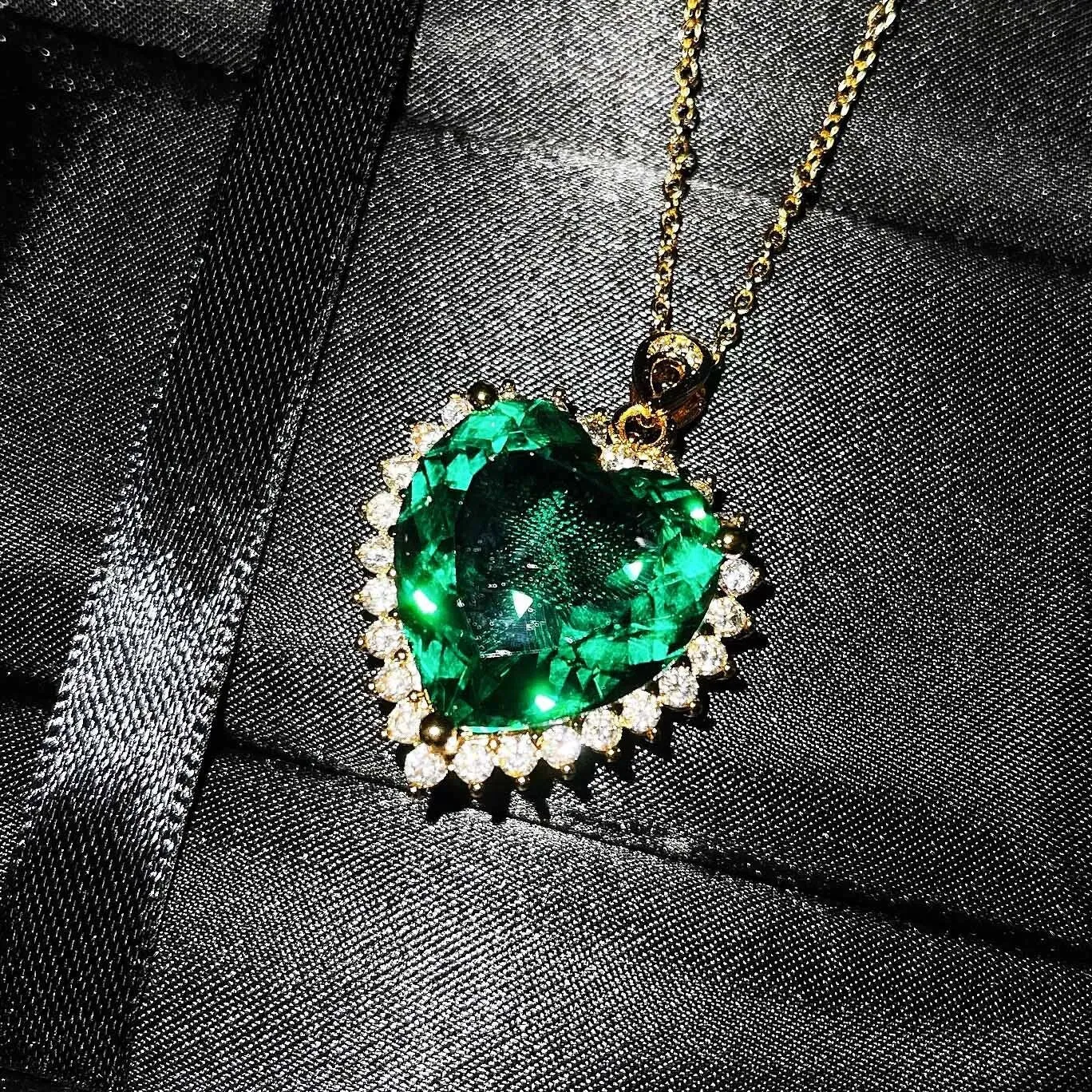 Luxury Heart of the Ocean Crystal Necklaces Big Pendants Bule/Red/Green Crystals For Women