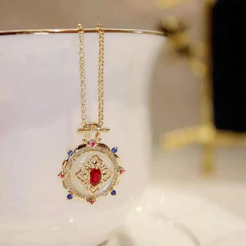 Luxury Retro Red Crystal Natural White Shell Stone Jewelry Pendant Necklace for Women