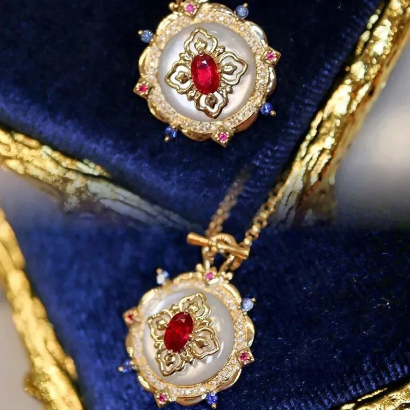 Luxury Retro Red Crystal Natural White Shell Stone Jewelry Pendant Necklace for Women