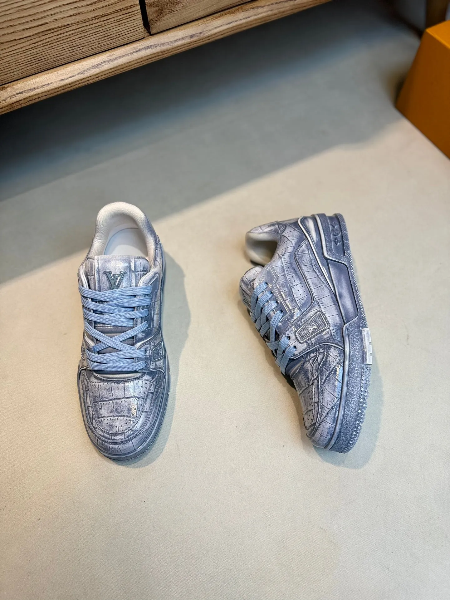 LV MEN'S LUXURY DESIGNER SPORTS BLUE SNEAKERS