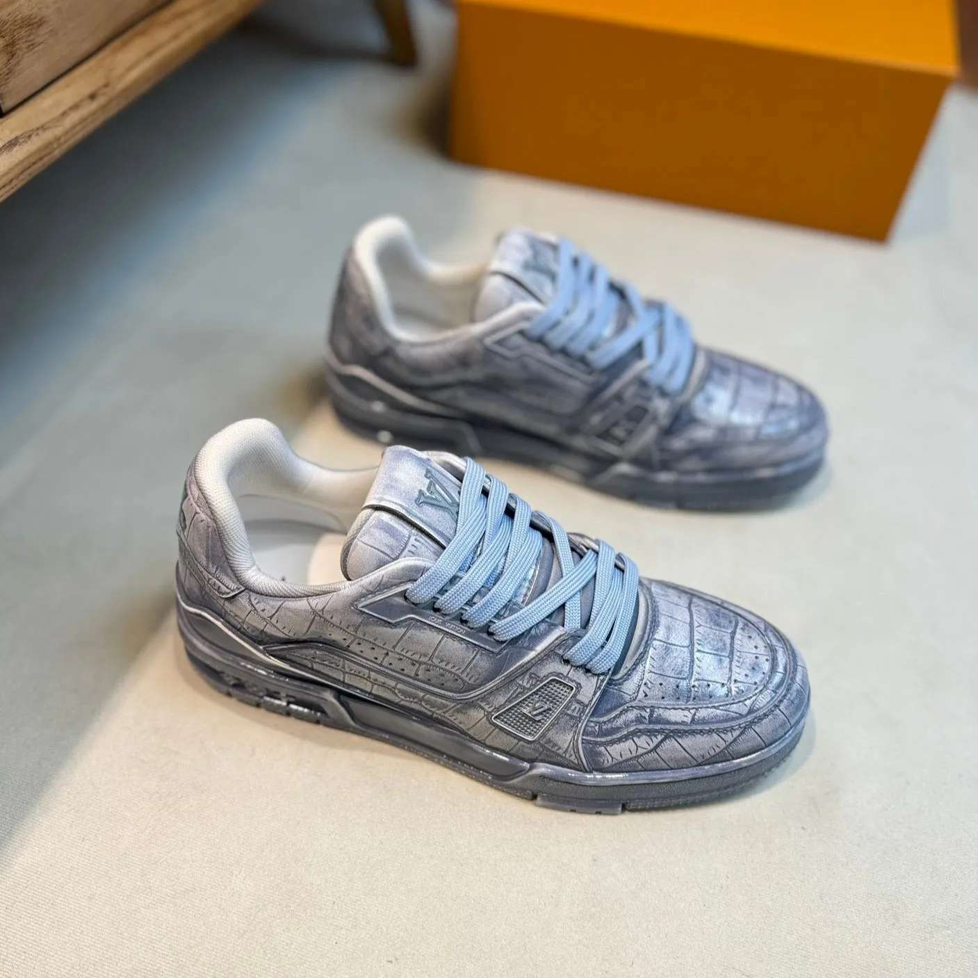 LV MEN'S LUXURY DESIGNER SPORTS BLUE SNEAKERS