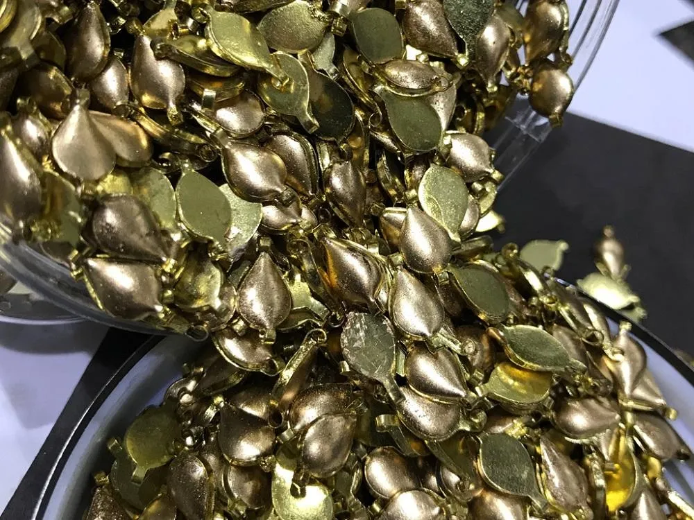 Matte Golden Drop Metal Kundan Stone (With Enamel- 12x6 mm)