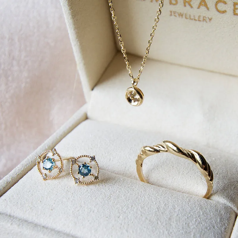 Minimalist Diamond Necklace