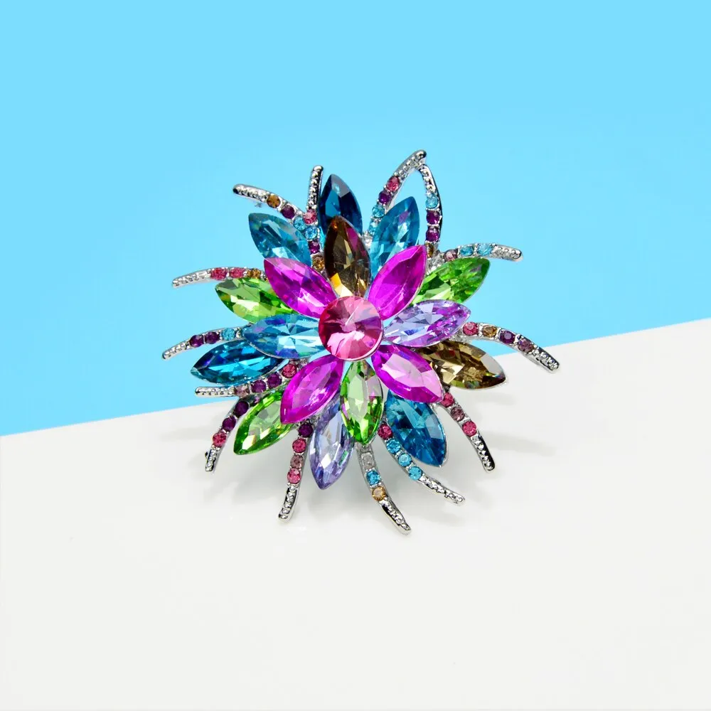 New Arrival Crystal Flower Brooches For Women