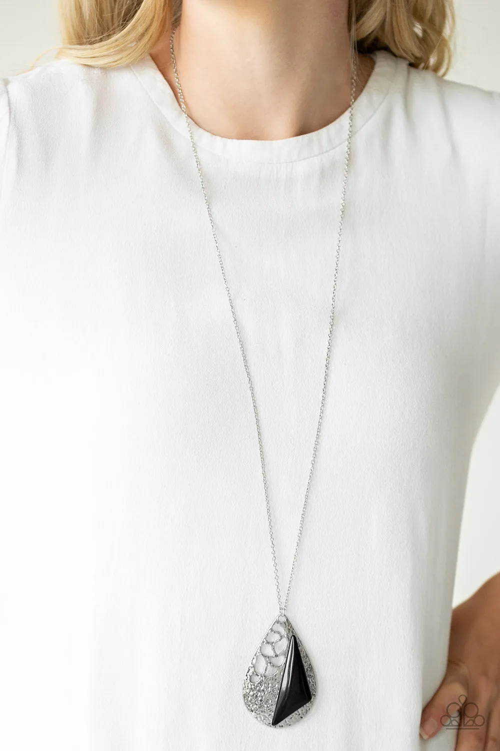 Paparazzi Impressive Edge - Black Necklace