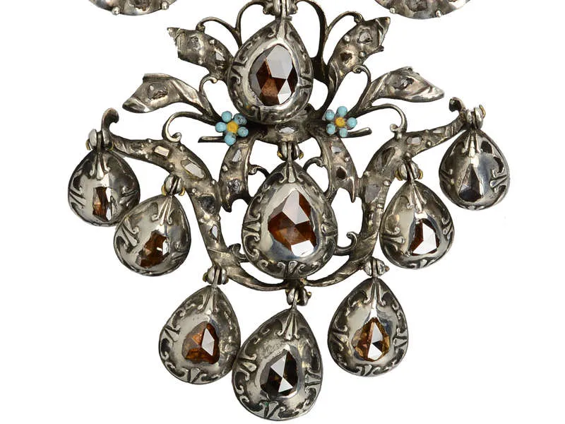 Splendor - Early 18th Century Diamond Bow Pendant