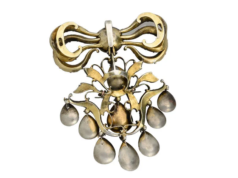 Splendor - Early 18th Century Diamond Bow Pendant