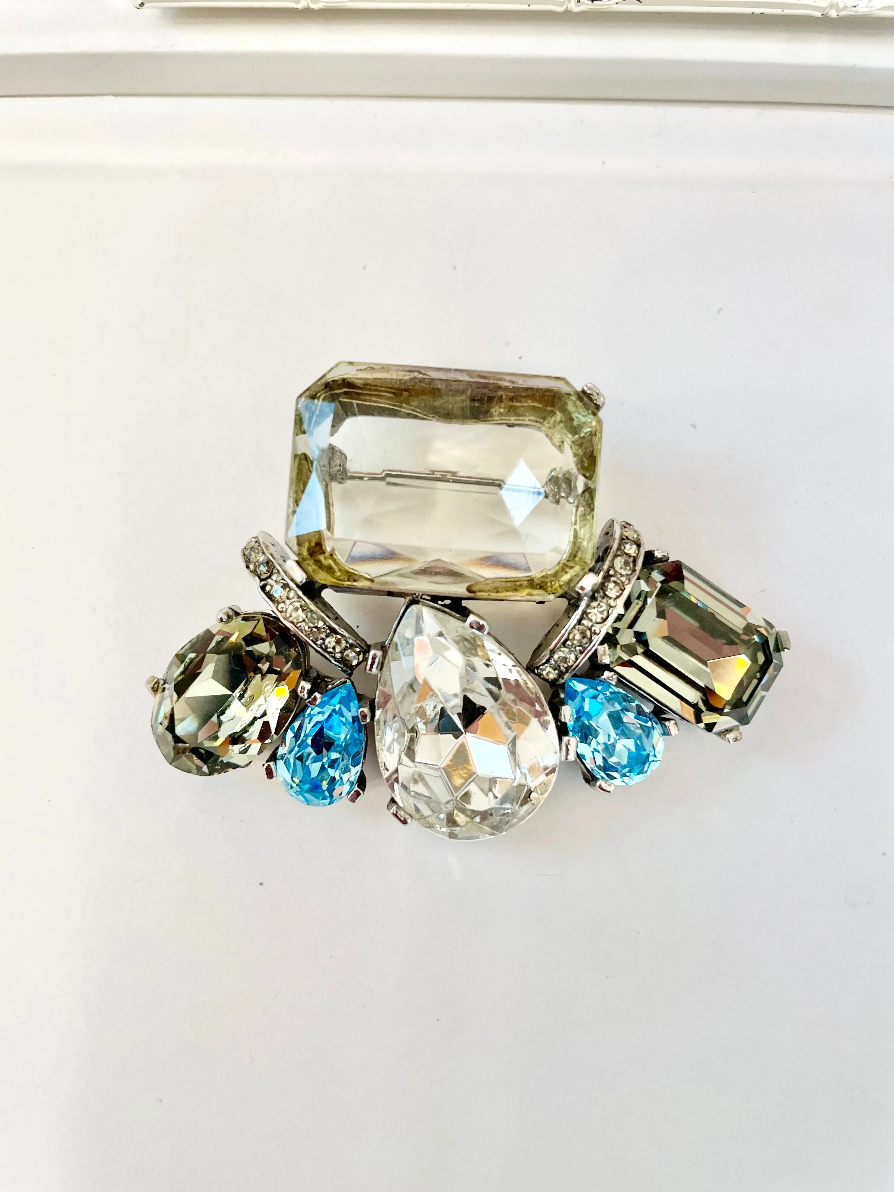 The Socialite and her love of large gemstone brooches! This one is extraordinary...