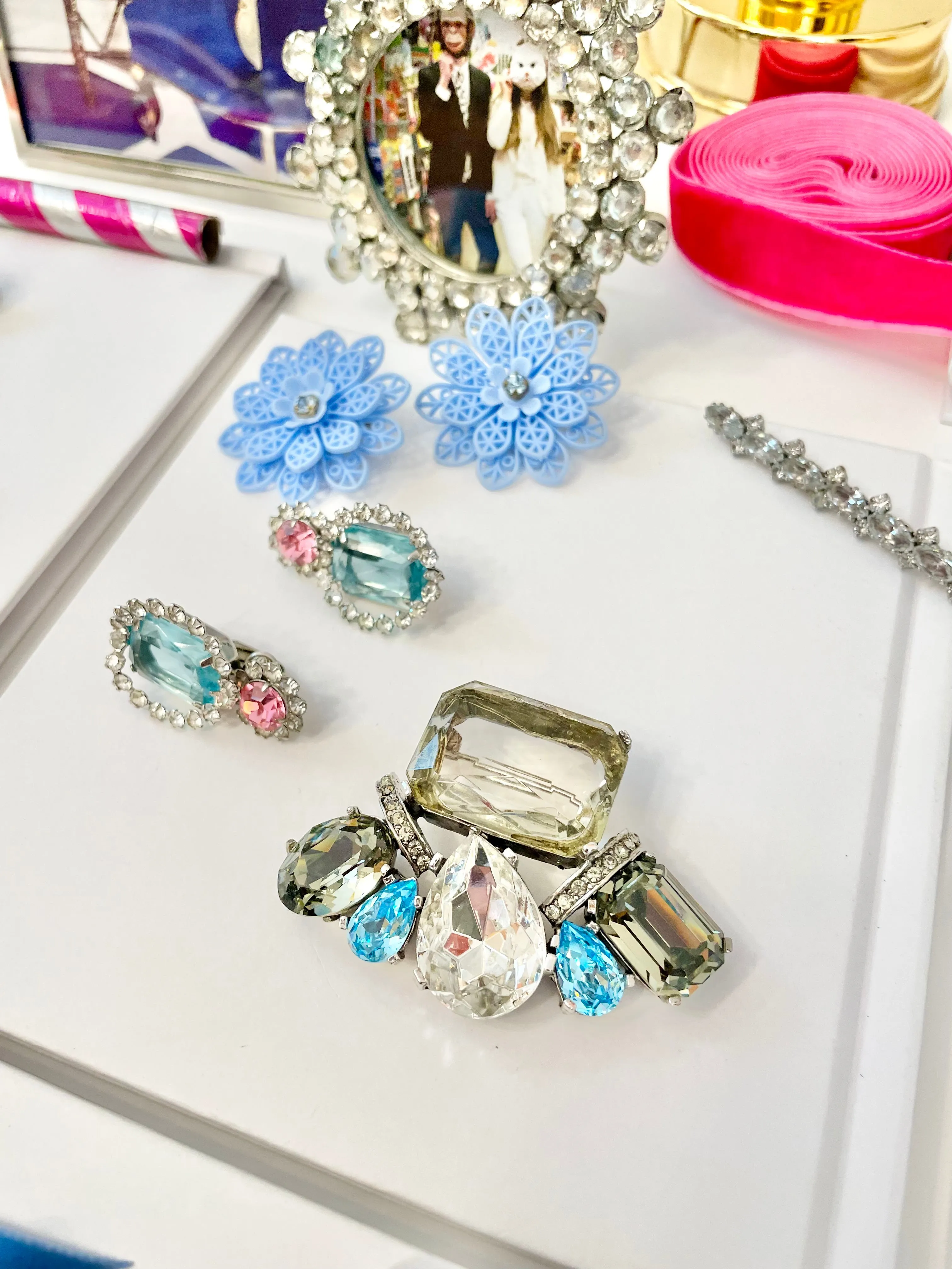 The Socialite and her love of large gemstone brooches! This one is extraordinary...