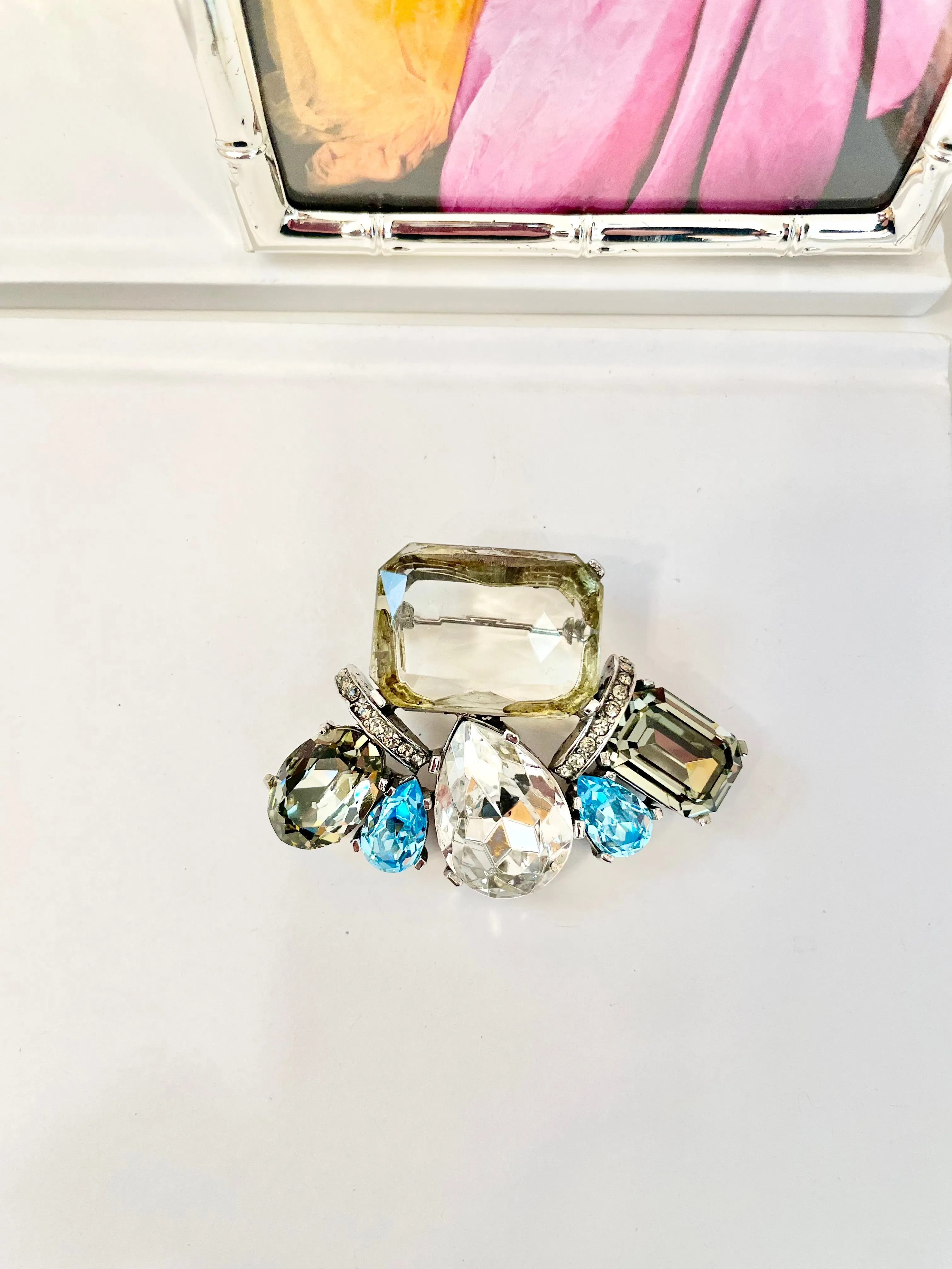 The Socialite and her love of large gemstone brooches! This one is extraordinary...