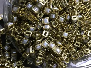 White Pearl Square Metal Kundan Stone (With Stone- 6x6 mm)